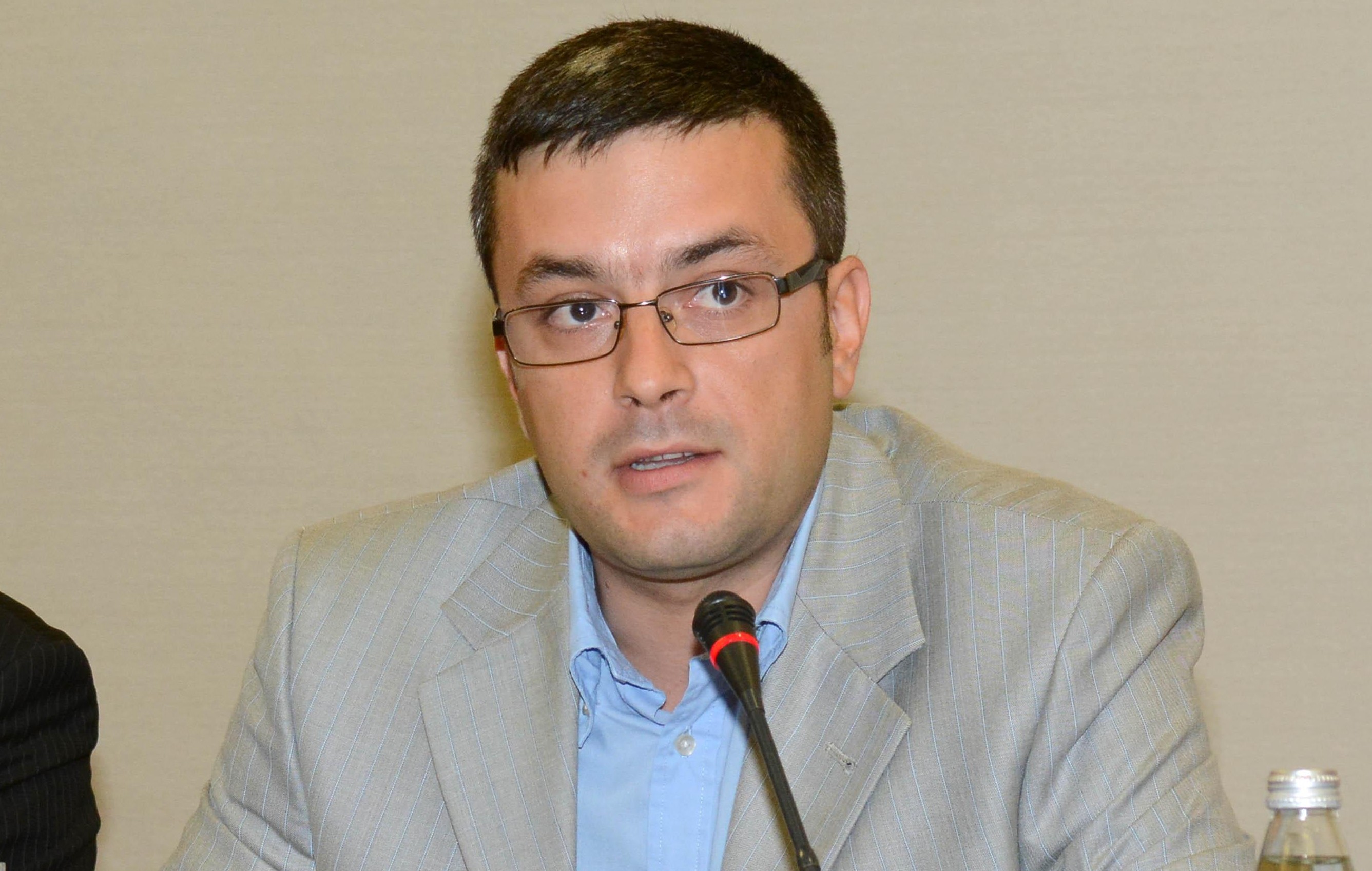 Тома Биков за най-лошото: При избори след 10 месеца в парламента ще влязат 10 партии