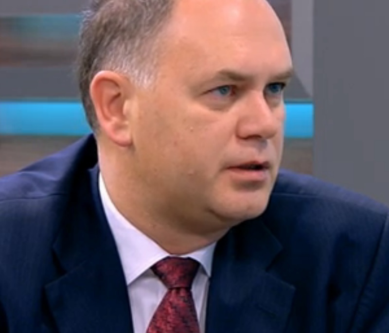 Георги Кадиев: Бог да пази републиката от министър като Божидар Лукарски!