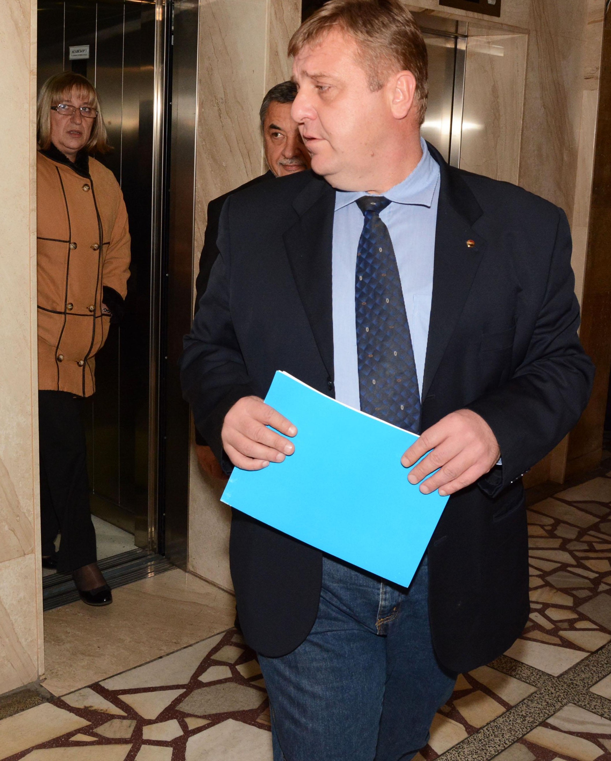 Каракачанов даде нишан за правителство 