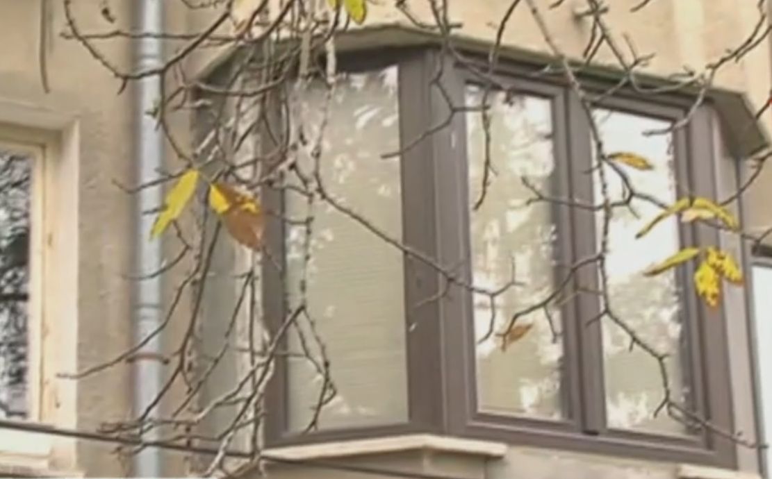 Още за бруталното убийство в София: Бащата се е обесил на балконската врата!