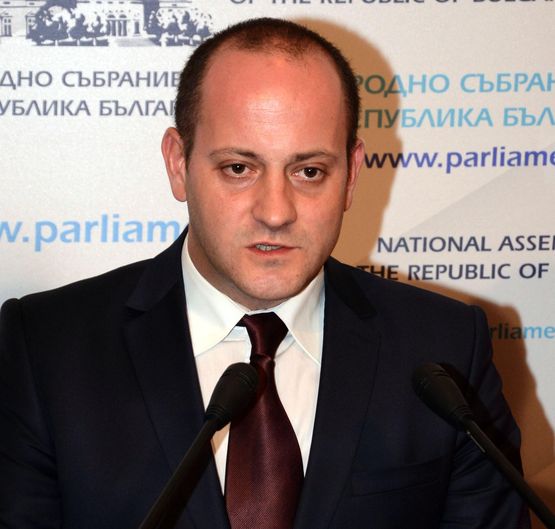 Радан Кънев: Утре ще наруша обещание, което дадох на избирателите си