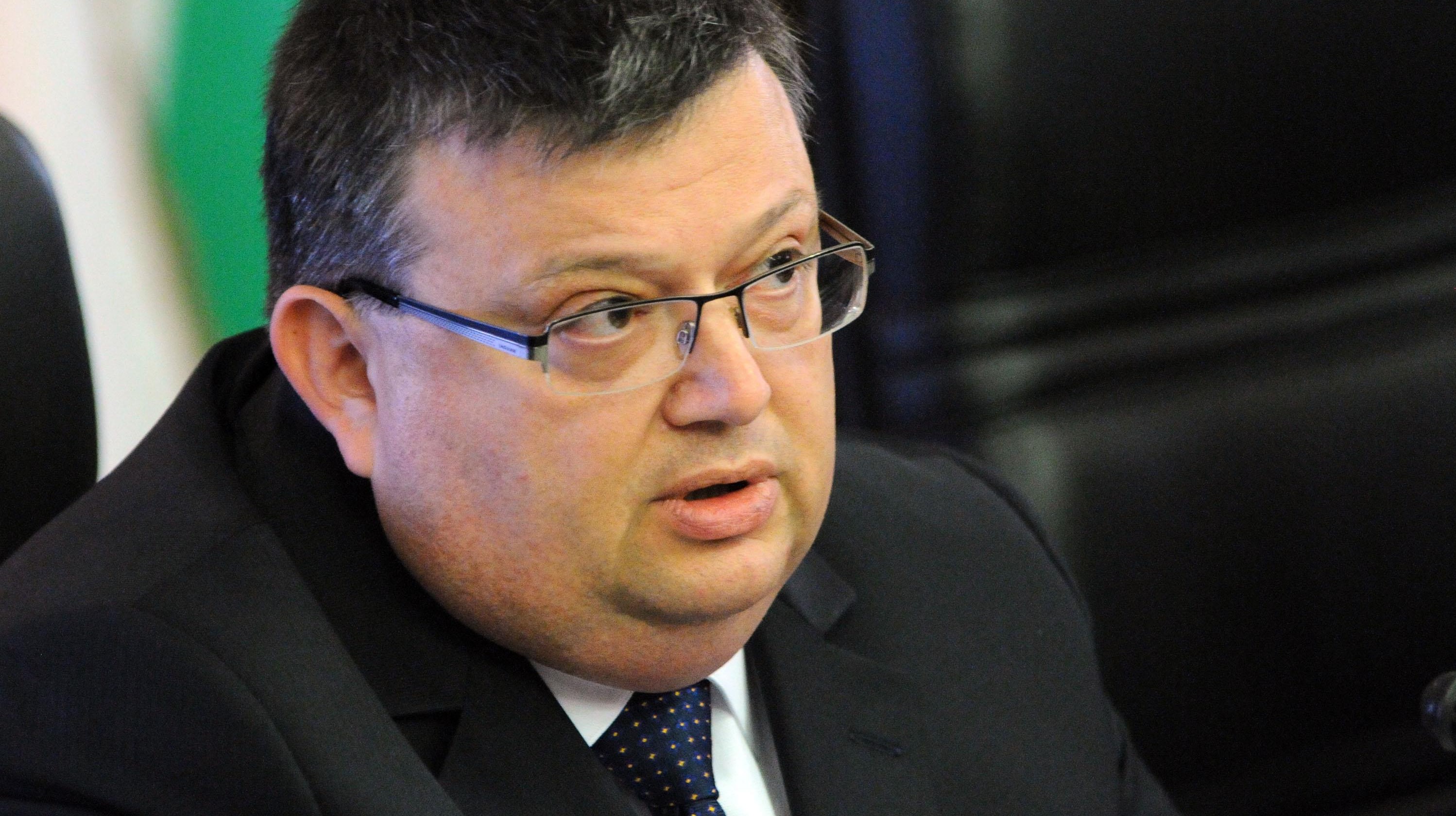 Ексклузивно в БЛИЦ: Цацаров се прицели в 8 депутати!