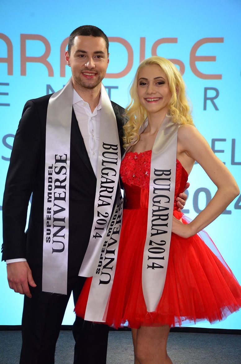 Световен конкурс събра красиви жени и мъже за фешън шоу в София (СНИМКИ)