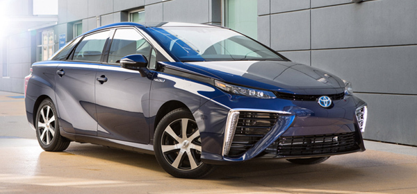 Първата водородна „Тойота” излиза на пазара през април (ВИДЕО)