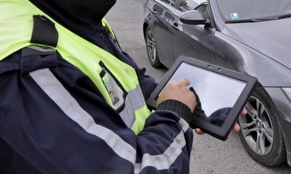Удариха канал за нелегални шофьорски книжки в Перник