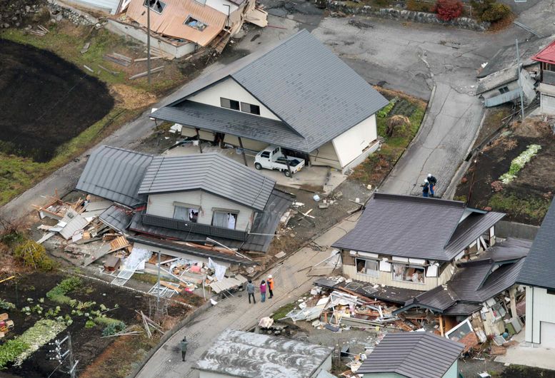 Уточнени данни: 39 са пострадалите от земетресението в Япония (СНИМКИ)