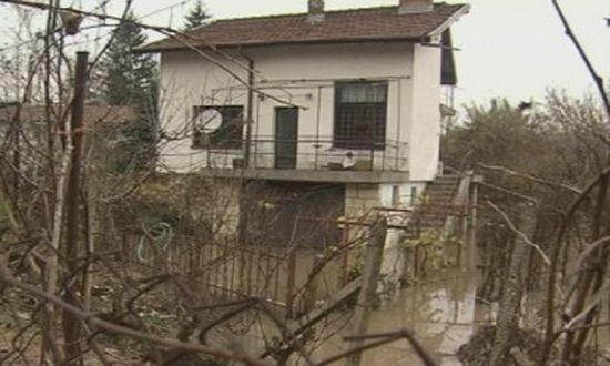 Русенското село Красен остава под вода, вълната се оттегля бавно