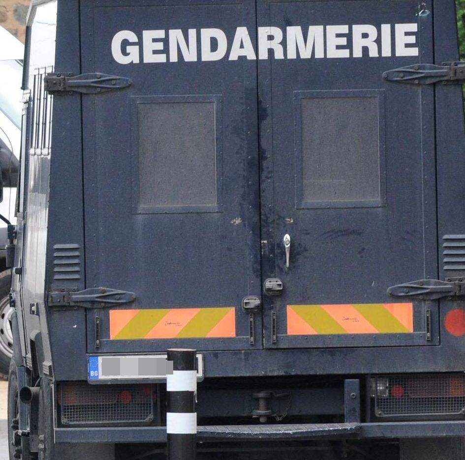 Жандармерия и полиция нахлуха в дупнишки квартал