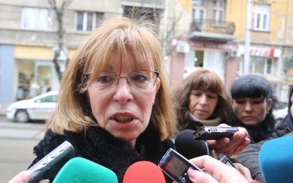 Екс-съдийката Румяна Ченалова лъсна като тартор на протеста пред НС