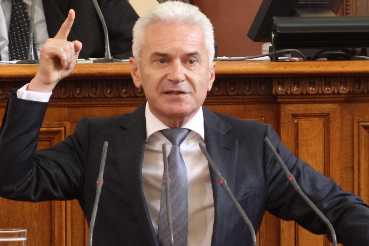 Волен Сидеров към депутатите: Да изгоним френския посланик! 
