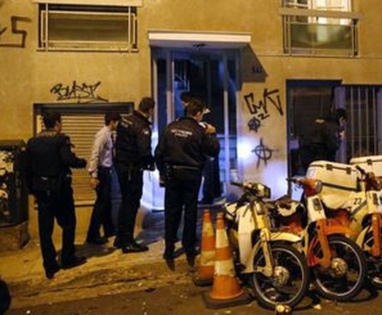 Неизвестни нападатели потрошиха просветното министерство в Атина