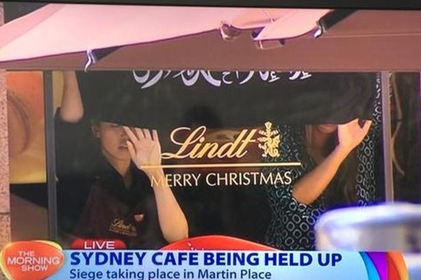 Драма със заложници: Джихадисти превзеха кафене в Сидни (ВИДЕО)