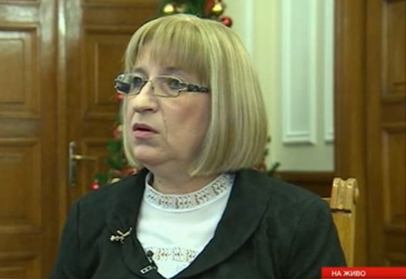 Цецка Цачева поиска имунитета на Мая Манолова, за да я съди 