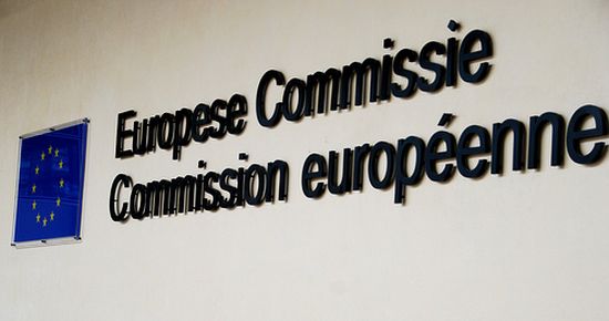 Брюксел ще прави Регистър на получателите на банкови преводи срещу прането на пари