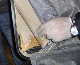 Спипаха 2,5 кг хероин в двойно дъно на куфар на Калотина