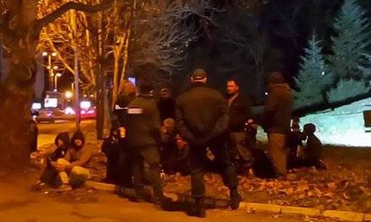 Заловиха над 30 бежанци до хотел в Бургас