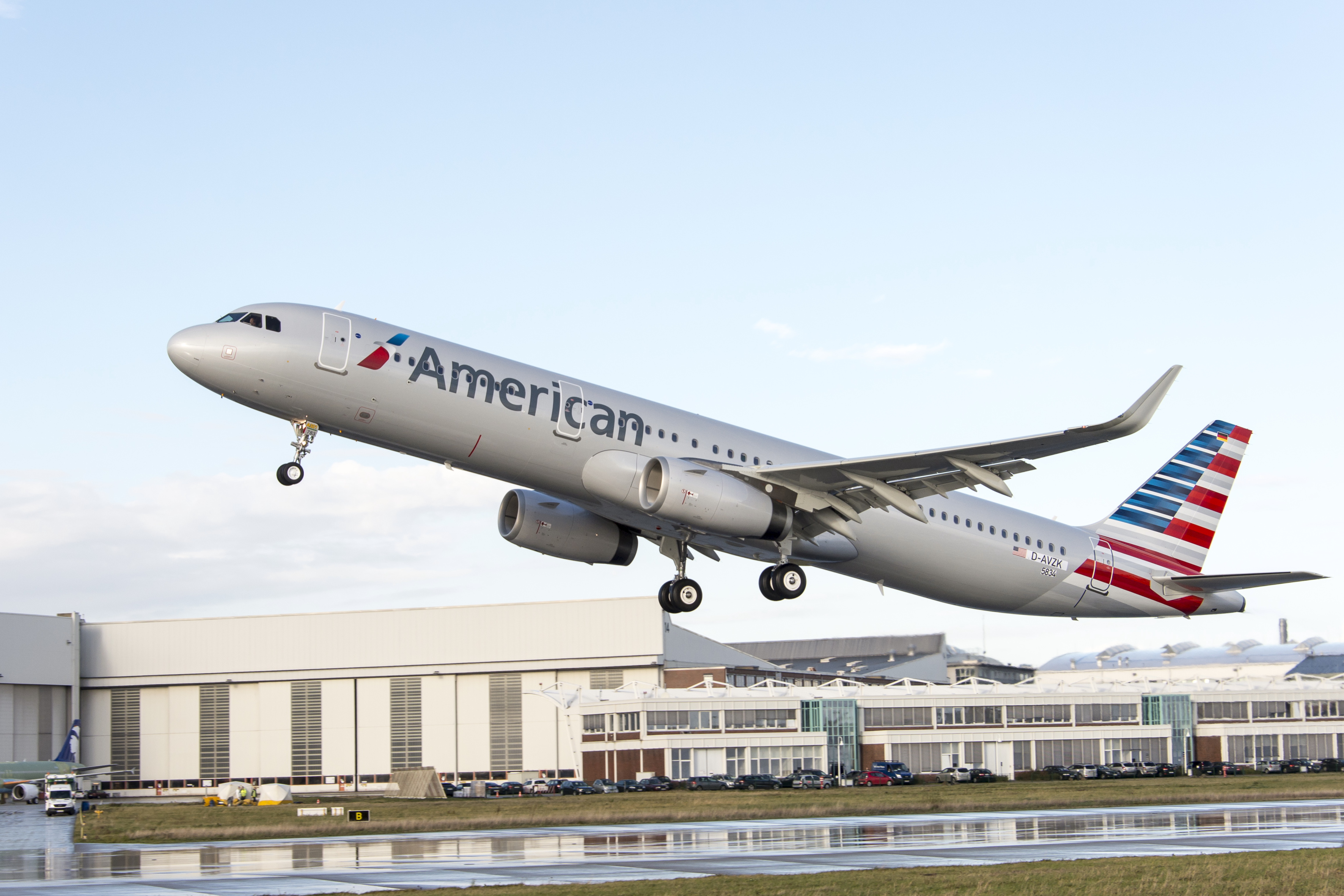Самолет на “American Airlines” се приземи извънредно в Япония