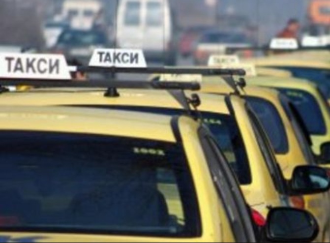 Такситата надуват цените по празниците
