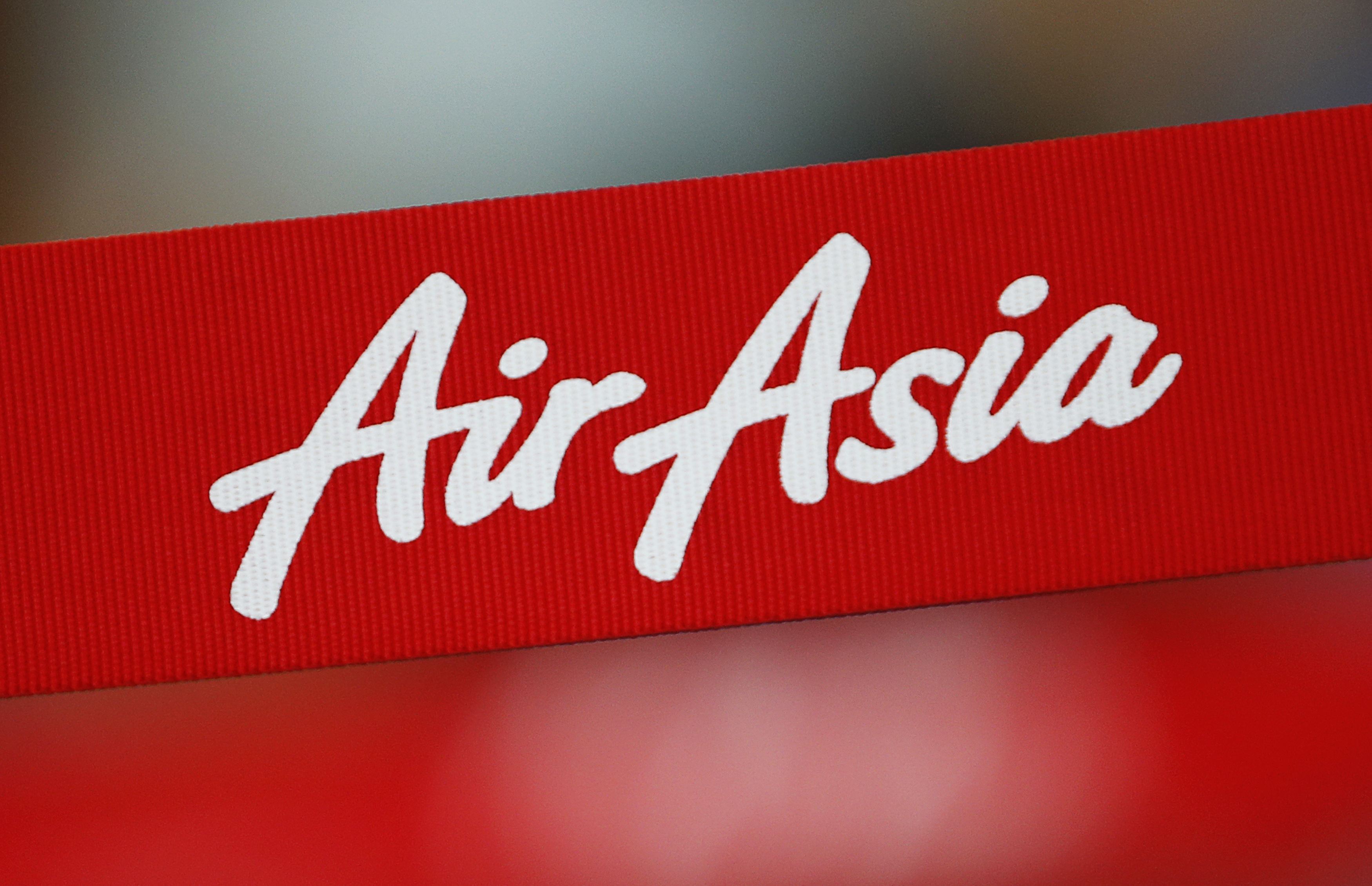 Екшън в небето с втори самолет на Air Asia!