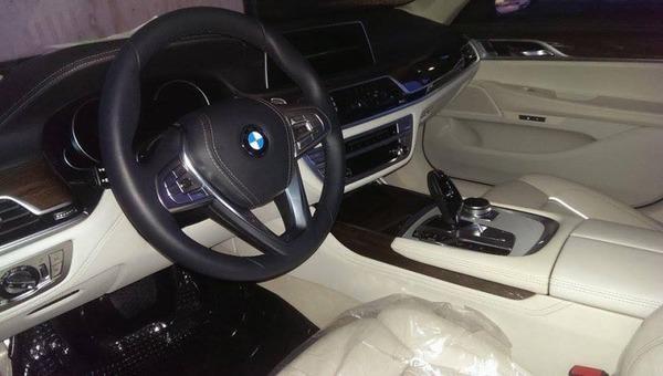 Първи снимки на новия BMW 7-Series