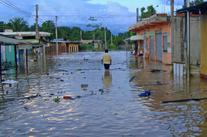 10 загинаха в наводнения в Боливия