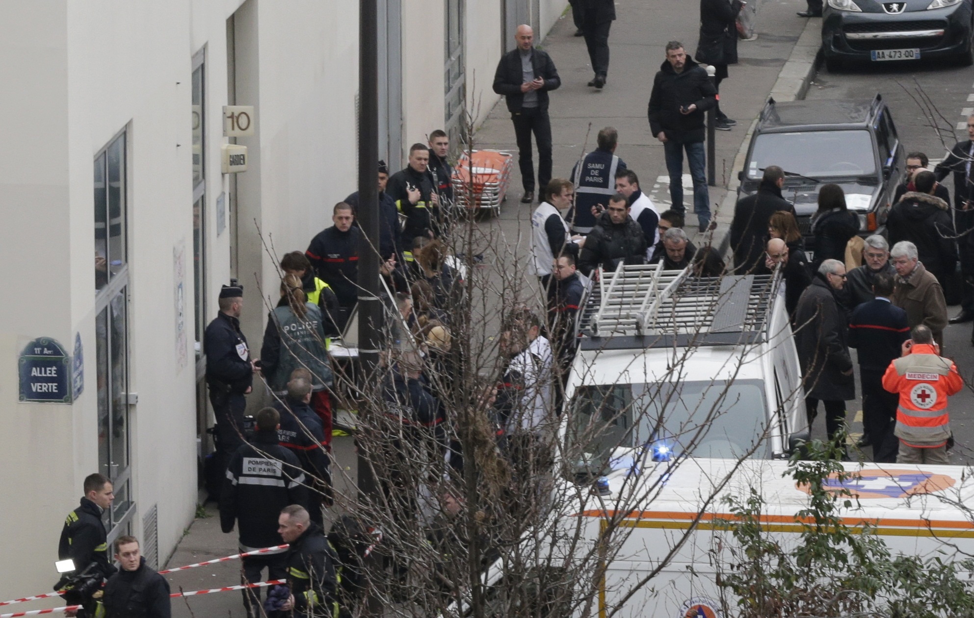 Терористите в Париж крещели: Ние отмъстихме за пророка! (ВИДЕО)