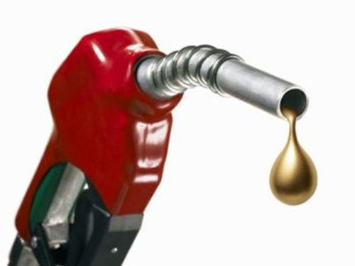 Блумбърг: Петролът бележи нов спад