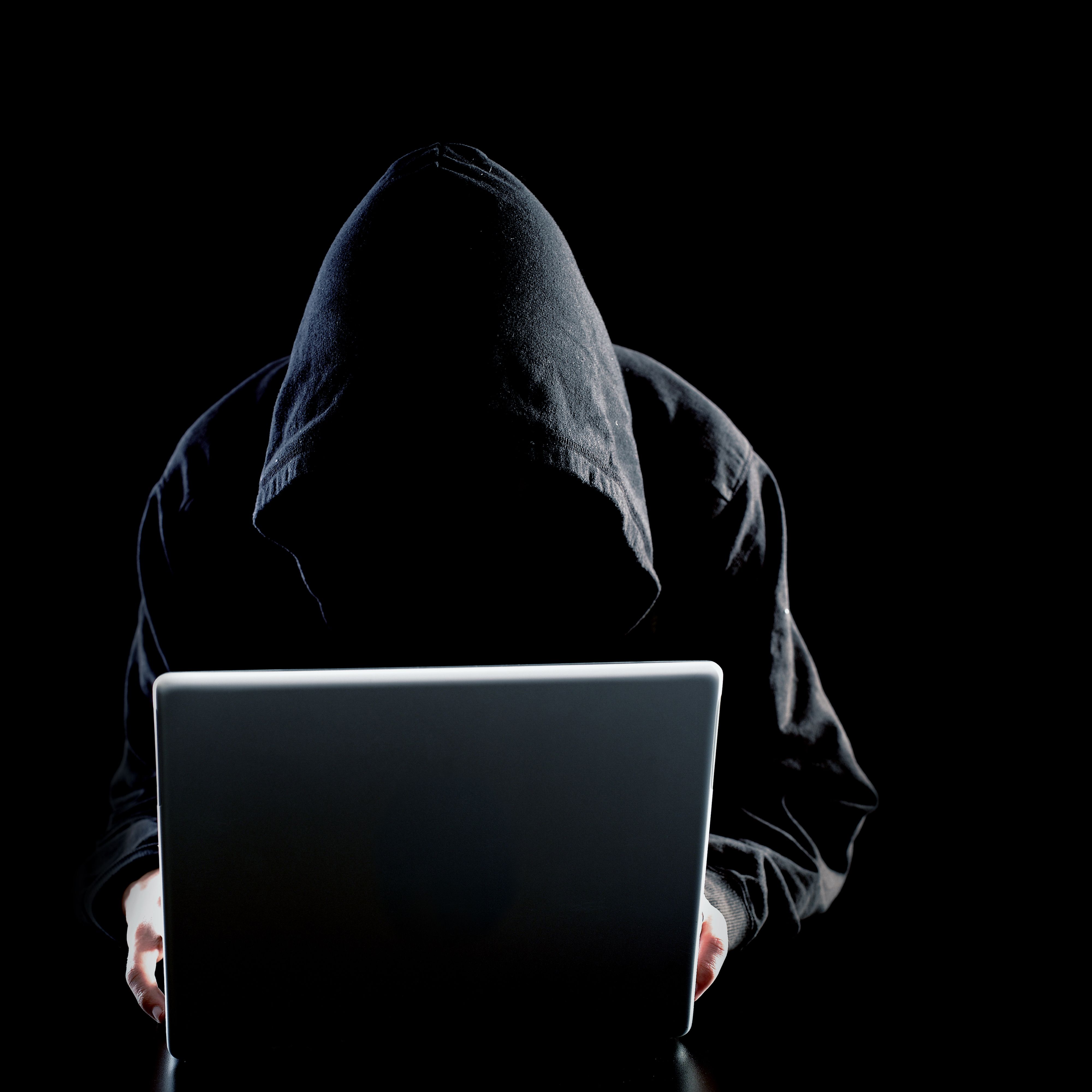 Хакери-ислямисти удариха сайтовете на два френски града