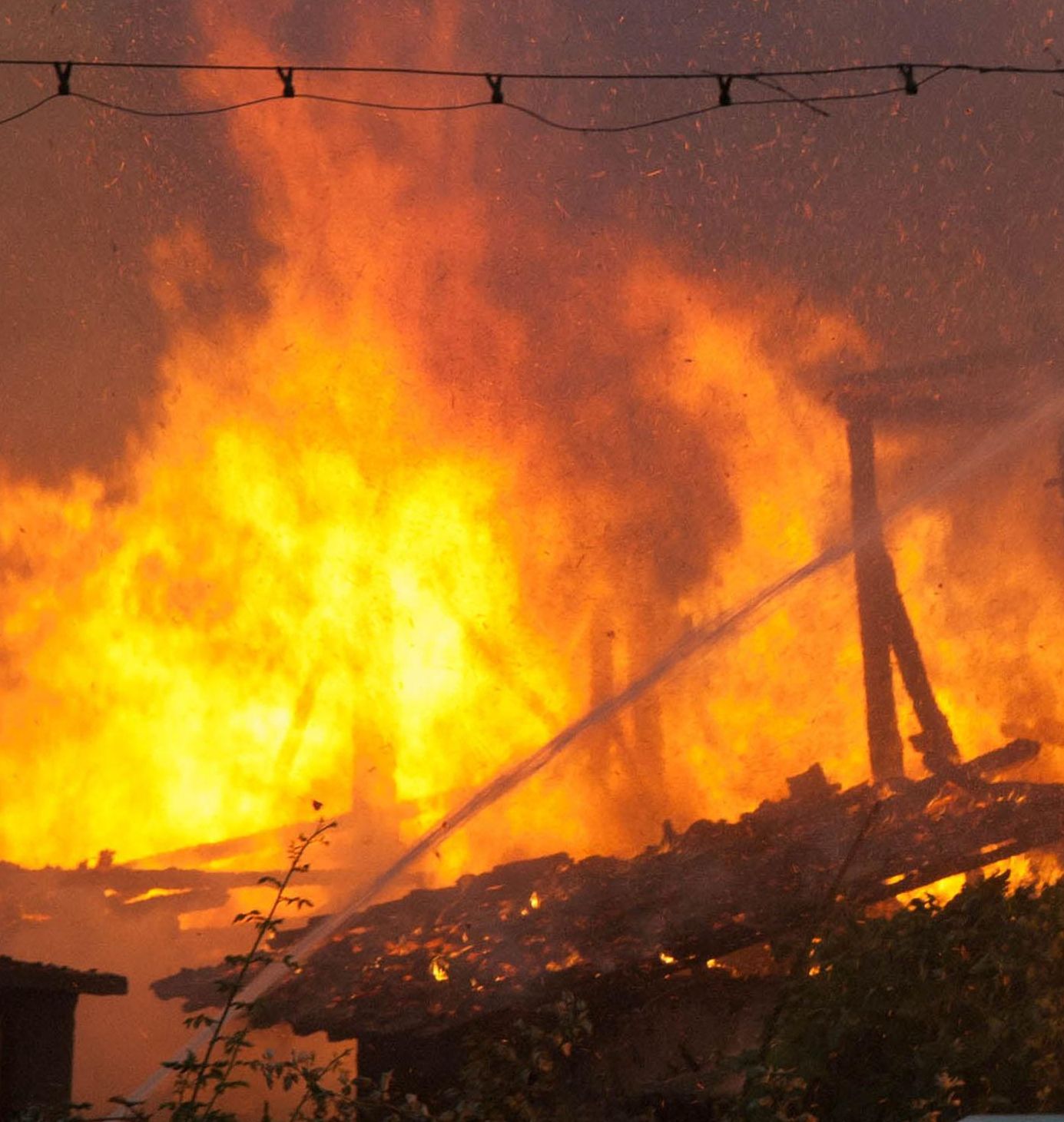 Жена изгоря като факла в дома си