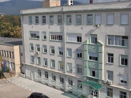 4-годишно дете е паднало от третия етаж на блок в Сливен