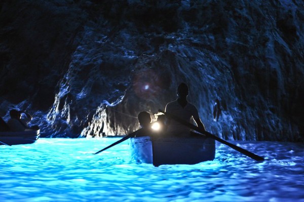 Вълшебната Синя пещера (ВИДЕО) 