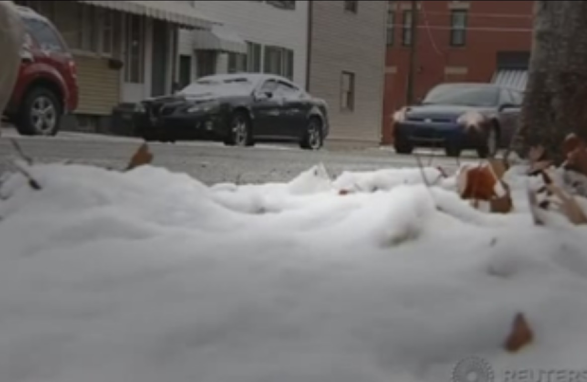 Ню Йорк среща най-страшната буря в историята си (ВИДЕО)
