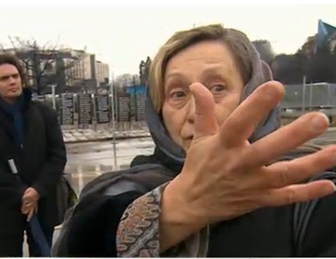 Нешка Робева възвеличи паметника пред НДК: Възхитителен е!