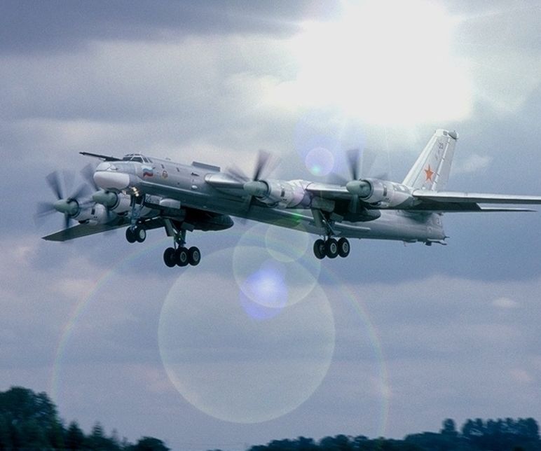 Изненадващ заход на руски стратегически бомбардировачи  вдигна по тревога британските ВВС