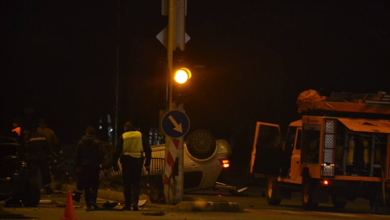 Жестока катастрофа в Ловеч, има загинал (СНИМКИ)
