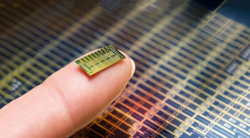 Компания имплантира подкожен чип на работниците си 