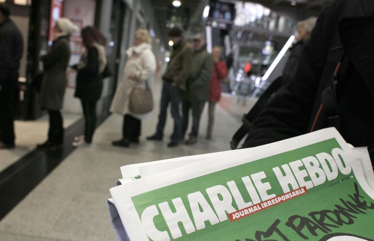 &quot;Шарли Ебдо&quot; спря да прави нови броеве - не може да смогне да продава тиража след атентата