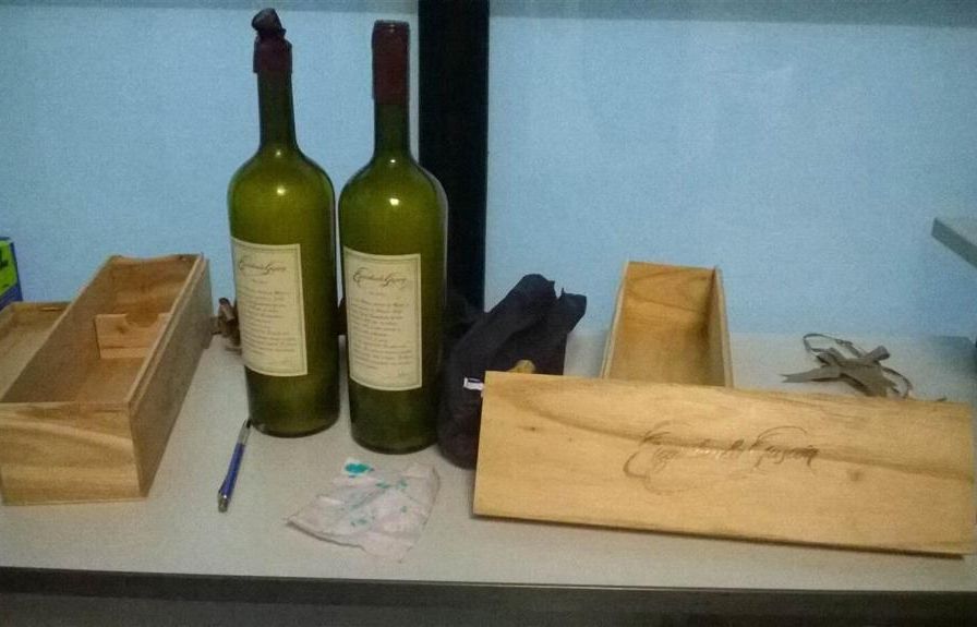 2 в 1: Кокаин в бутилки за 3 млн. лева заловиха на летище София (СНИМКИ)
