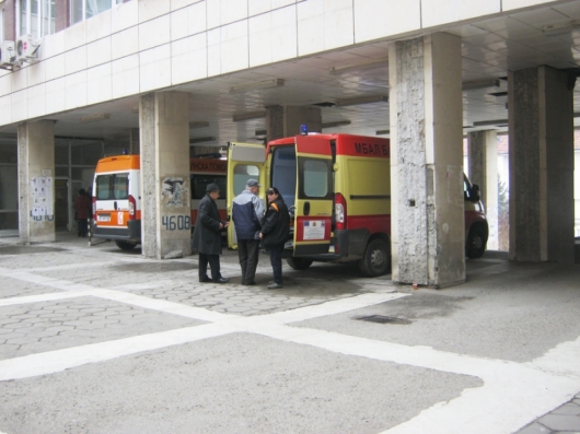 Бивш военен следовател издъхна за броени минути в болницата в Благоевград 