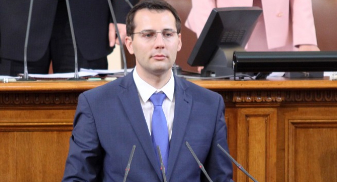 Втори ден в парламента ще се дърлят за имената на починалите български турци
