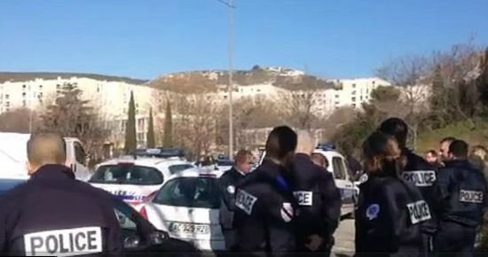 Въоръжени с „Калашников” устроиха стрелба във френския град Кастелан 