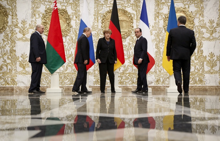 Порошенко: Висши генерали от Русия и Украйна преговарят утре за контрол на примирието