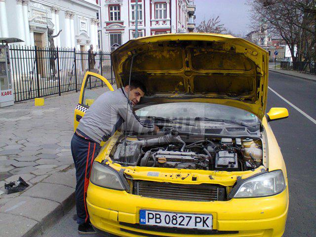 Ирония на съдбата: Пламналото такси е на подпалвача Керанов