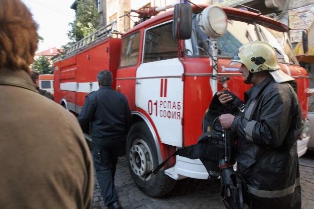 Първо в БЛИЦ: Спасиха 12-годишно дете от пожар в София