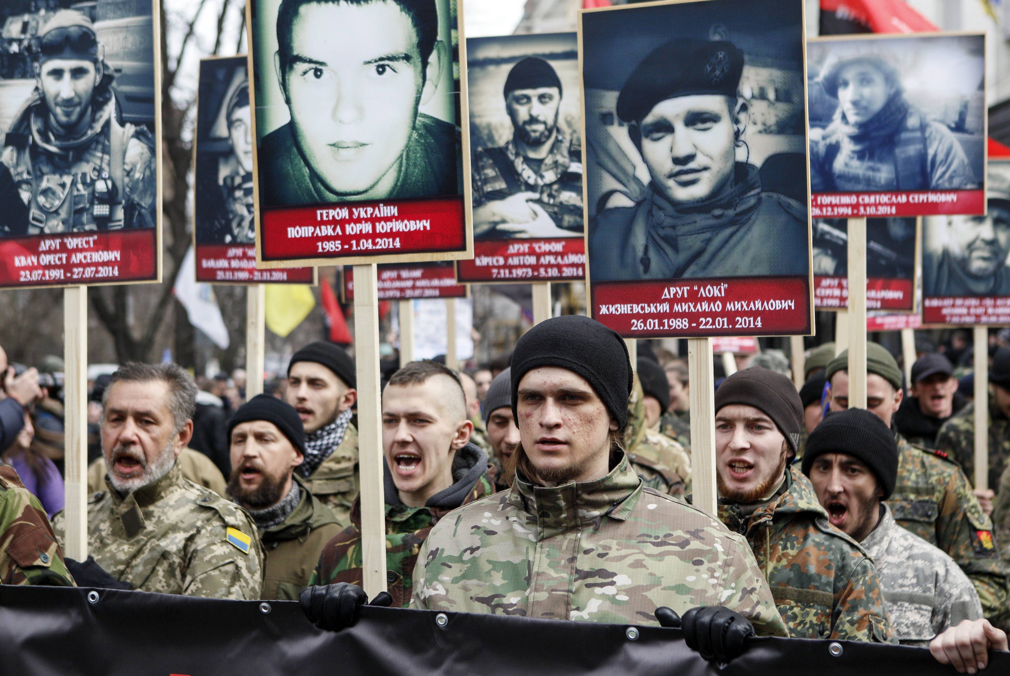 Бунтове в Киев срещу галопиращия срив на гривнята и беднотията