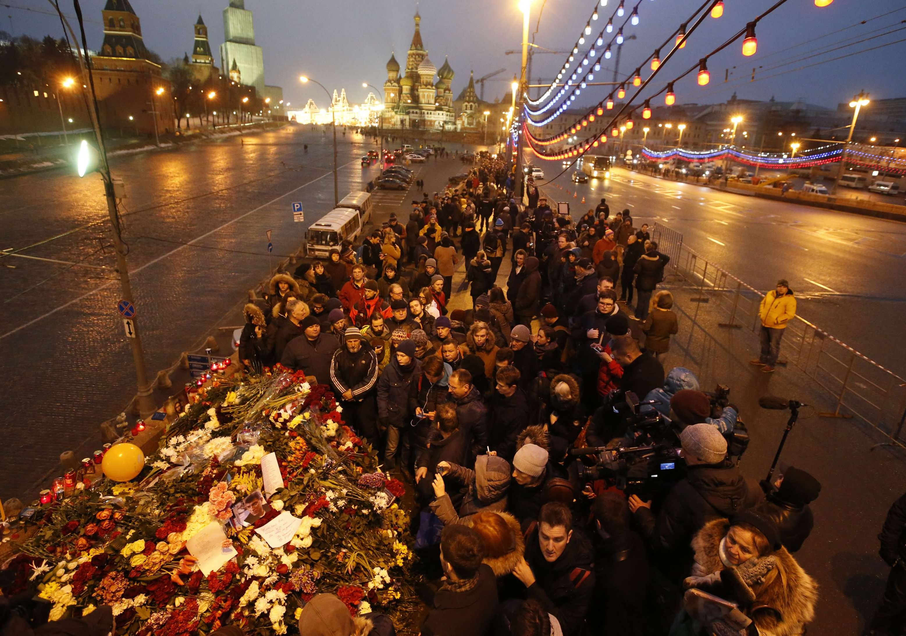 Москва плаче за Борис Немцов (СНИМКИ)