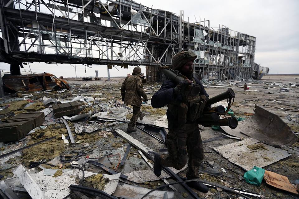 Телата на 400 украински войници открити на летището в Донецк