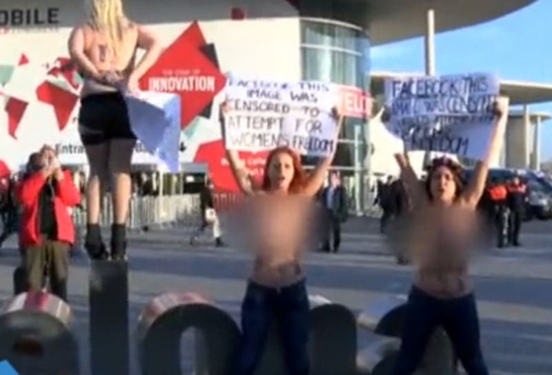 Секс екстремистките от FEMEN с голи гърди срещу Фейсбук