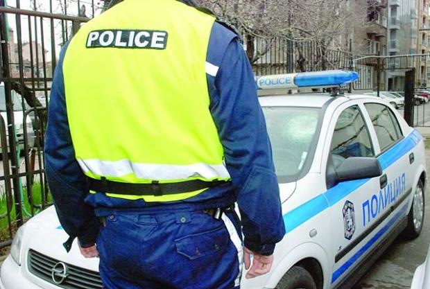 Полицейска гонка край Дупница: Жена се опита да избяга от патрулка и полетя от мост