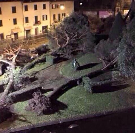 Загинали и извънредно положение заради бури и дъждове в Италия (ВИДЕО)